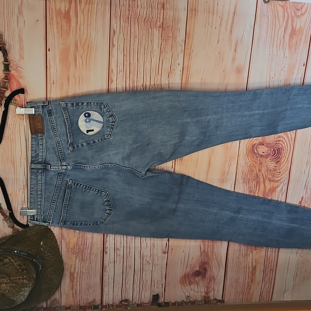 LIKE NEW "LUCKY BRAND" Woven 1990s Patch Detailed Jeans! 8/29 - Picture 3 of 10